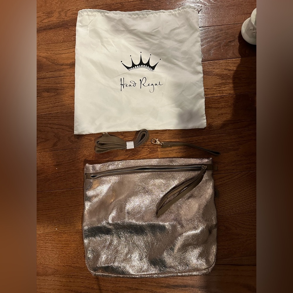 *NWOT* Metallic purse